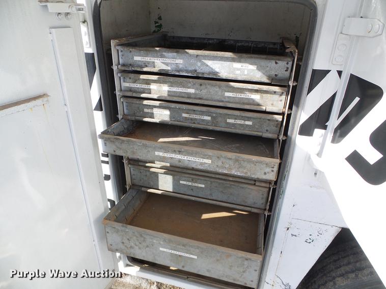 image for item DF2862 1994 Chevrolet Kodiak C6500 service truck with crane