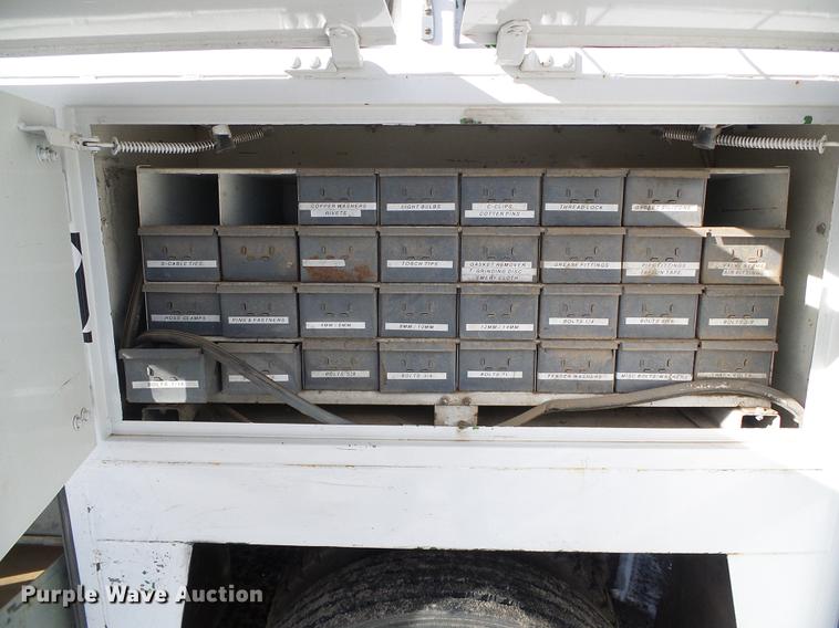 image for item DF2862 1994 Chevrolet Kodiak C6500 service truck with crane