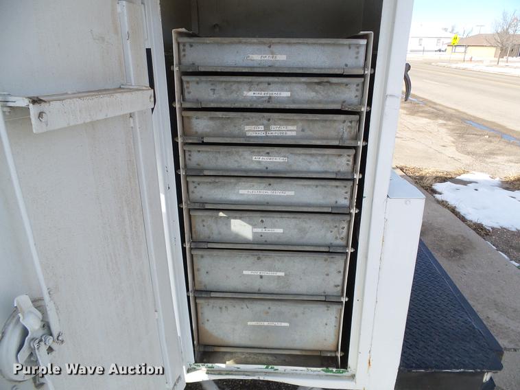 image for item DF2862 1994 Chevrolet Kodiak C6500 service truck with crane