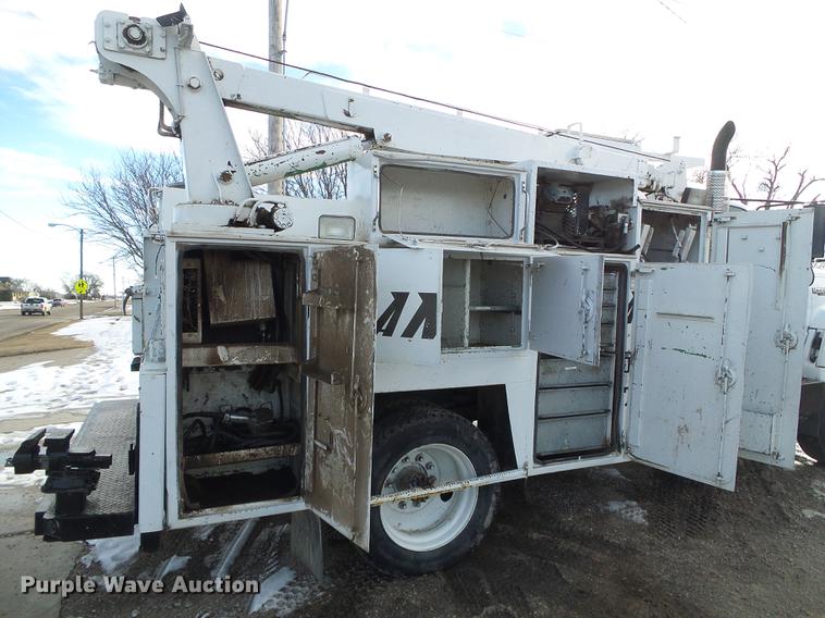 image for item DF2862 1994 Chevrolet Kodiak C6500 service truck with crane