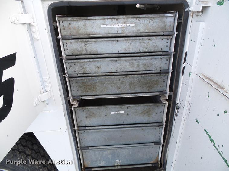 image for item DF2862 1994 Chevrolet Kodiak C6500 service truck with crane