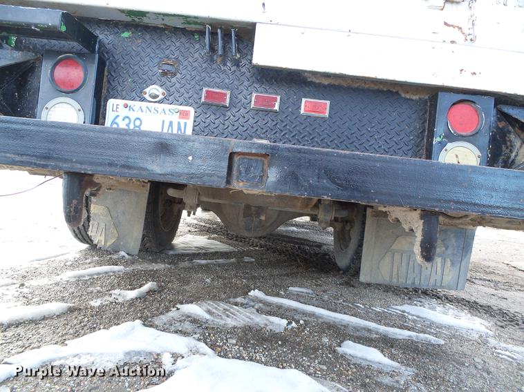 image for item DF2862 1994 Chevrolet Kodiak C6500 service truck with crane