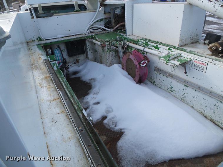 image for item DF2862 1994 Chevrolet Kodiak C6500 service truck with crane