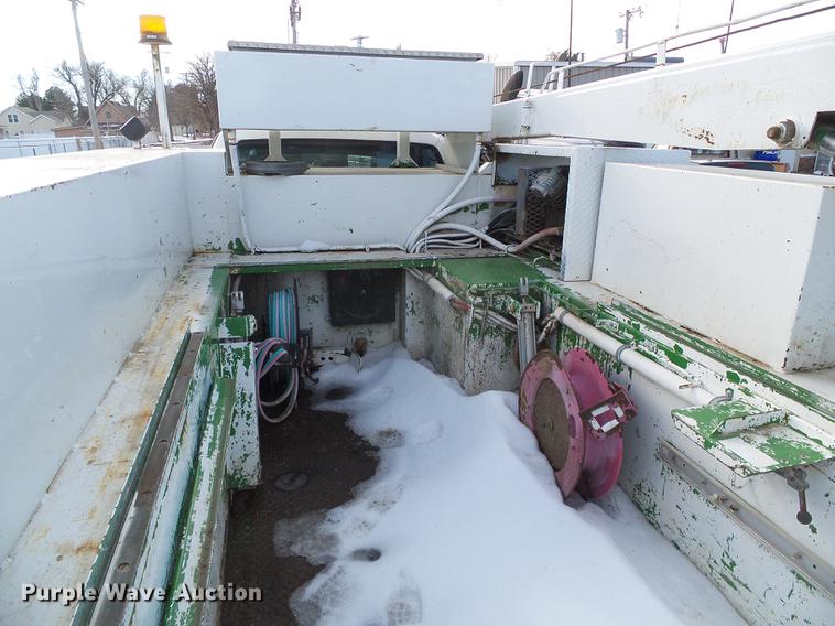 image for item DF2862 1994 Chevrolet Kodiak C6500 service truck with crane