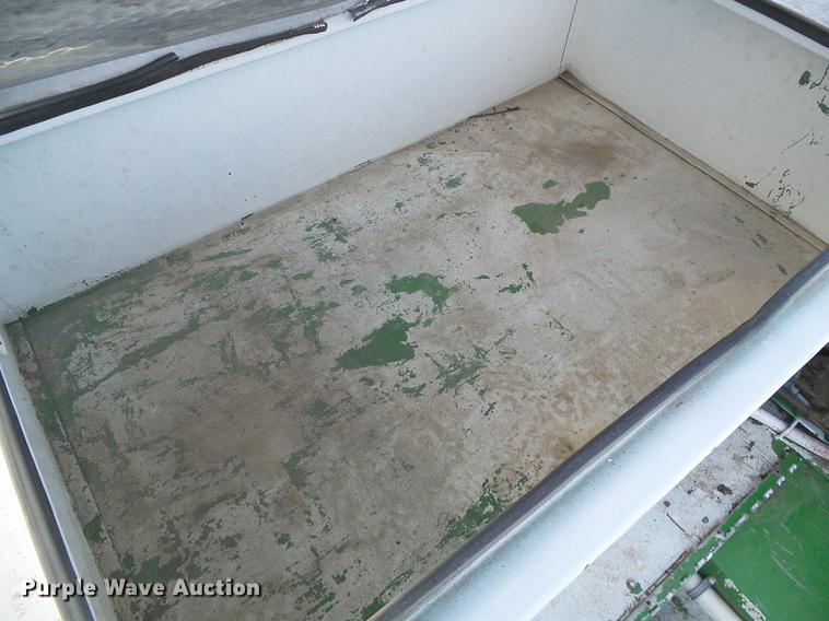 image for item DF2862 1994 Chevrolet Kodiak C6500 service truck with crane