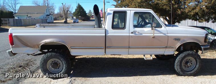 image for item DF2874 1997 Ford F250 Super Duty SuperCab pickup truck