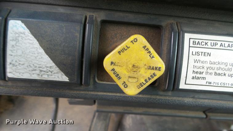 image for item DG2856 1995 GMC TopKick C6500 box truck