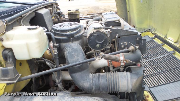 image for item DG2856 1995 GMC TopKick C6500 box truck