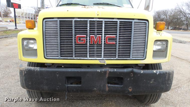 image for item DG2856 1995 GMC TopKick C6500 box truck