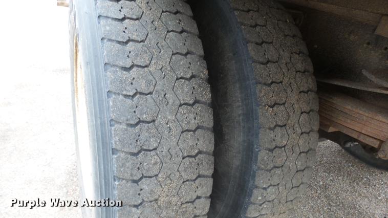 image for item DG2856 1995 GMC TopKick C6500 box truck