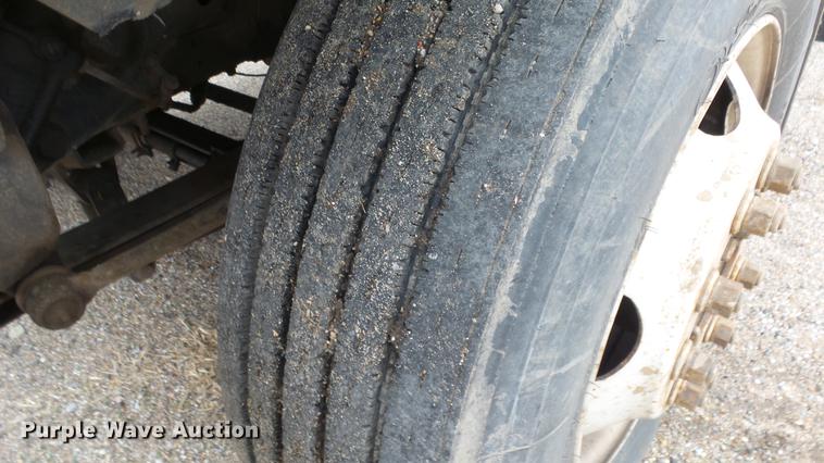 image for item DG2856 1995 GMC TopKick C6500 box truck