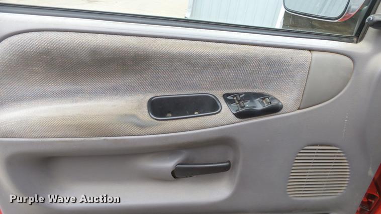 image for item DG2859 1996 Dodge Ram 2500 pickup truck