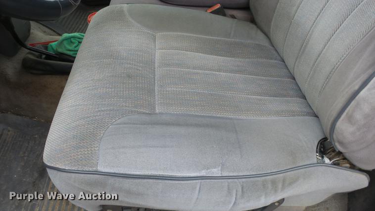 image for item DG2859 1996 Dodge Ram 2500 pickup truck