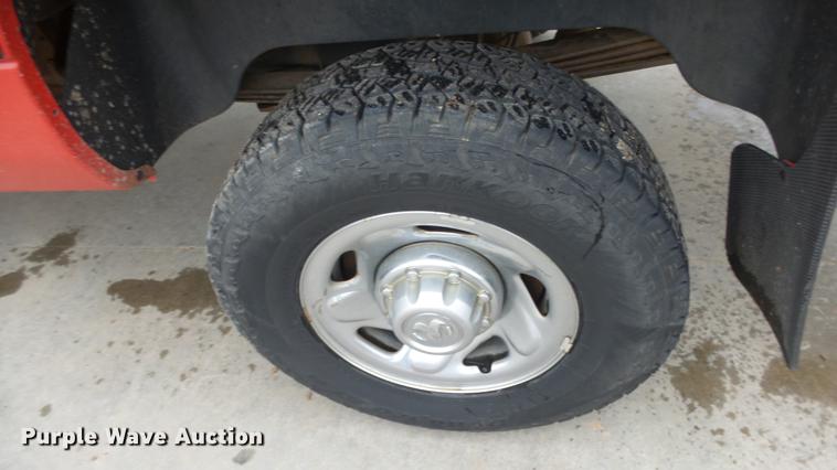 image for item DG2859 1996 Dodge Ram 2500 pickup truck