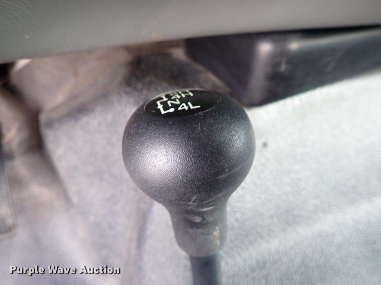 image for item DG2886 2006 Ford F350 Super Duty SuperCab utility bed pickup truck