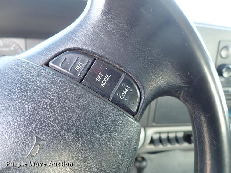 image for item DG2886 2006 Ford F350 Super Duty SuperCab utility bed pickup truck