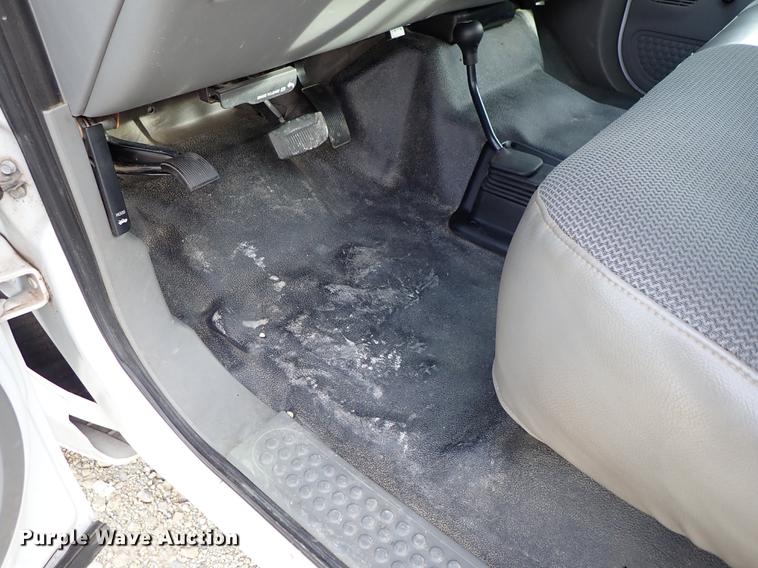 image for item DG2886 2006 Ford F350 Super Duty SuperCab utility bed pickup truck