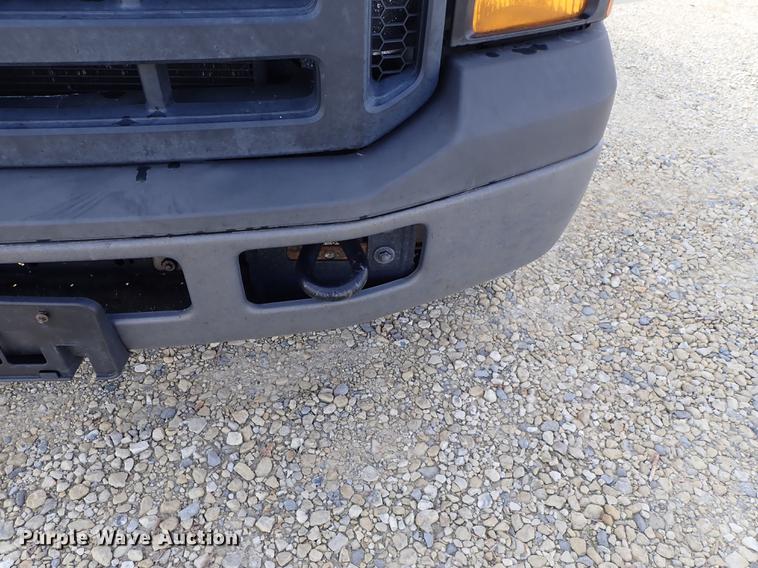 image for item DG2886 2006 Ford F350 Super Duty SuperCab utility bed pickup truck