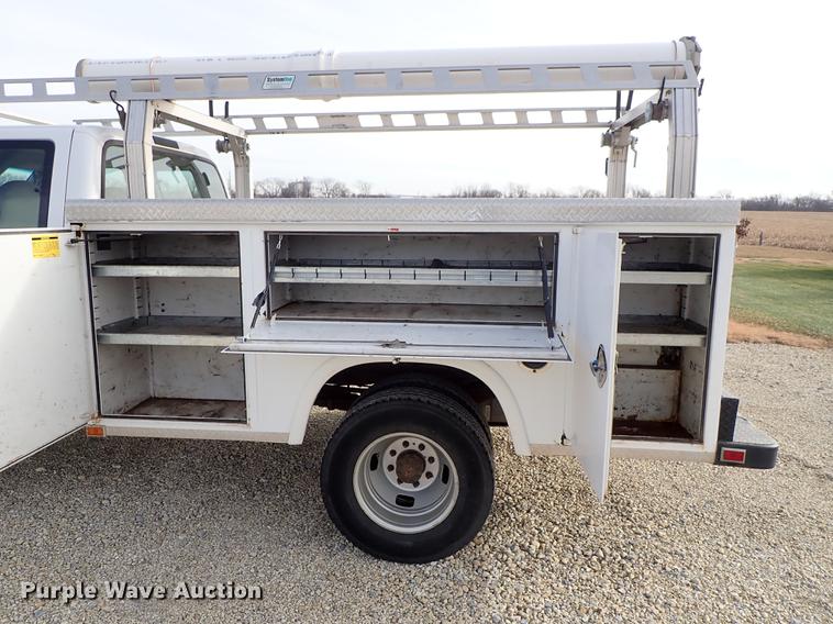 image for item DG2886 2006 Ford F350 Super Duty SuperCab utility bed pickup truck