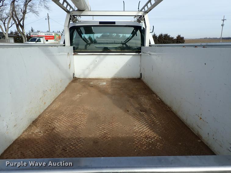 image for item DG2886 2006 Ford F350 Super Duty SuperCab utility bed pickup truck