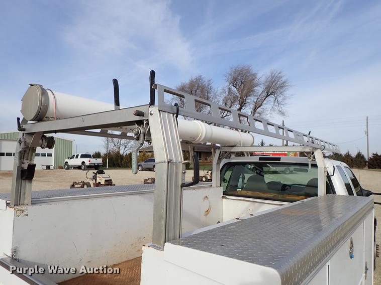 image for item DG2886 2006 Ford F350 Super Duty SuperCab utility bed pickup truck