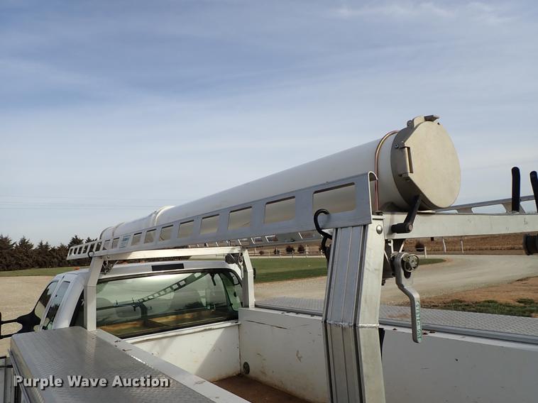 image for item DG2886 2006 Ford F350 Super Duty SuperCab utility bed pickup truck