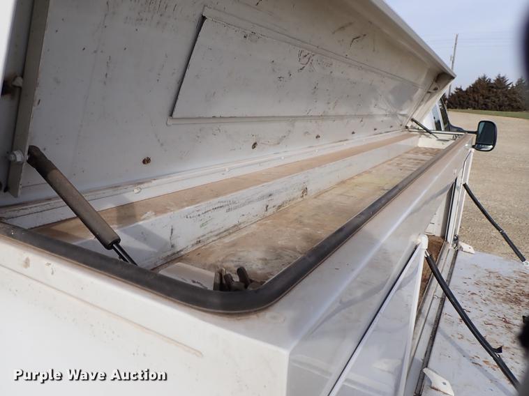 image for item DG2886 2006 Ford F350 Super Duty SuperCab utility bed pickup truck