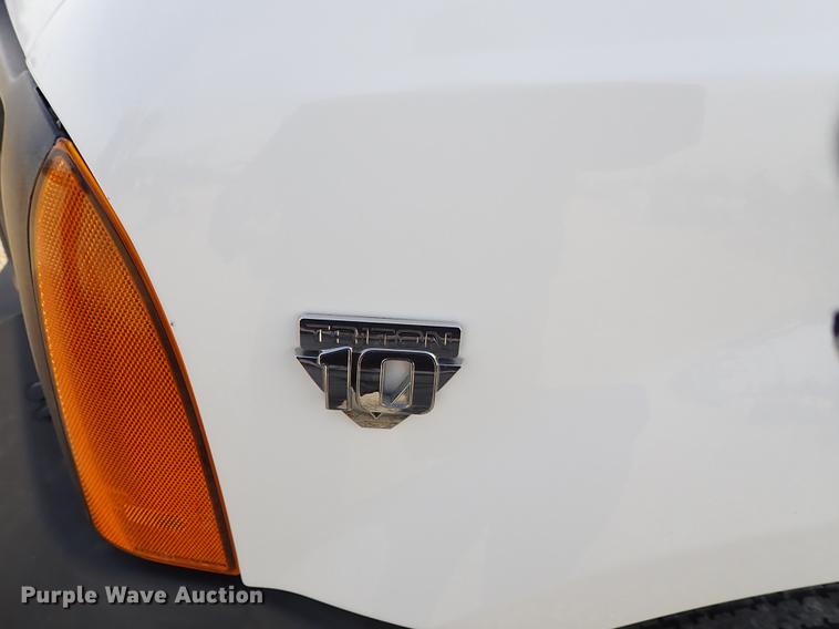 image for item DG2886 2006 Ford F350 Super Duty SuperCab utility bed pickup truck