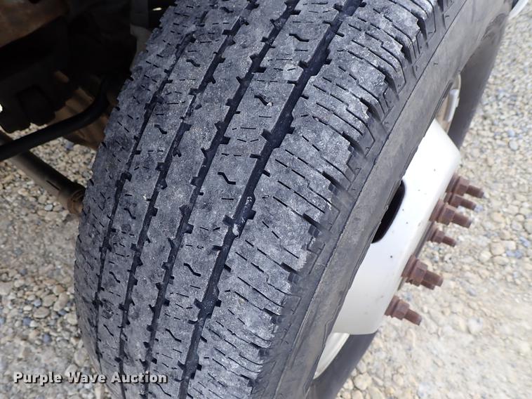 image for item DG2886 2006 Ford F350 Super Duty SuperCab utility bed pickup truck