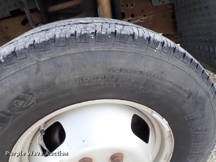 image for item DG2886 2006 Ford F350 Super Duty SuperCab utility bed pickup truck