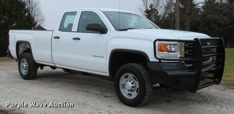 image for item DG3750 2015 GMC Sierra 2500HD Double Cab pickup truck