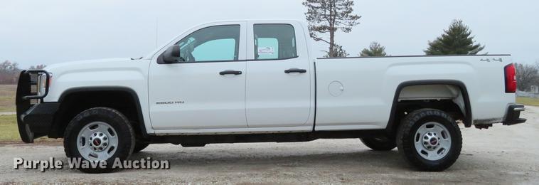 image for item DG3750 2015 GMC Sierra 2500HD Double Cab pickup truck