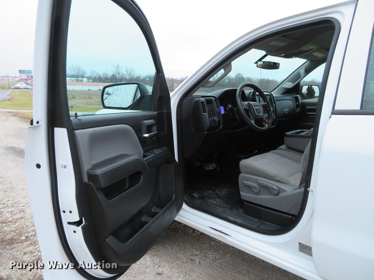 image for item DG3750 2015 GMC Sierra 2500HD Double Cab pickup truck