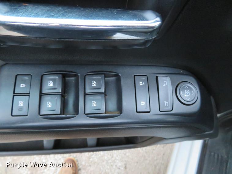 image for item DG3750 2015 GMC Sierra 2500HD Double Cab pickup truck