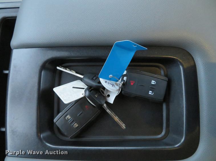 image for item DG3750 2015 GMC Sierra 2500HD Double Cab pickup truck