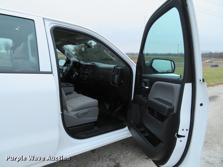 image for item DG3750 2015 GMC Sierra 2500HD Double Cab pickup truck