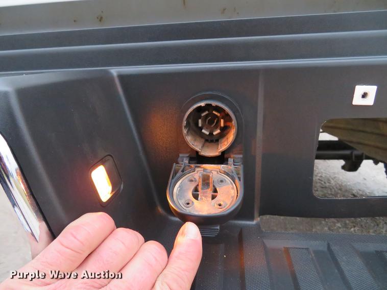 image for item DG3750 2015 GMC Sierra 2500HD Double Cab pickup truck