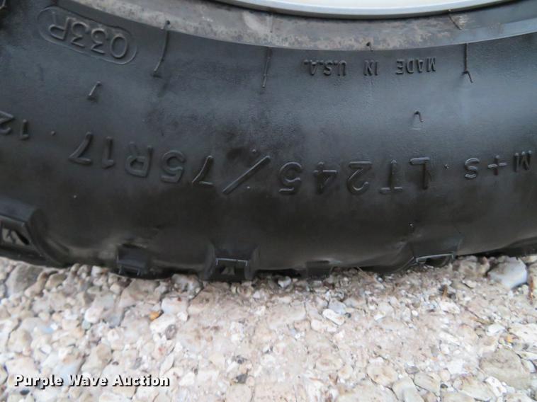 image for item DG3750 2015 GMC Sierra 2500HD Double Cab pickup truck