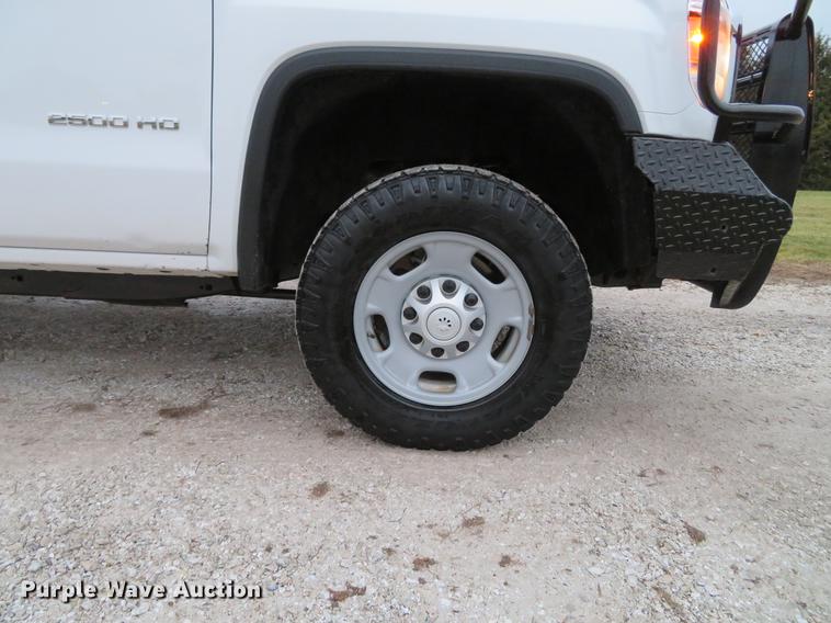 image for item DG3750 2015 GMC Sierra 2500HD Double Cab pickup truck