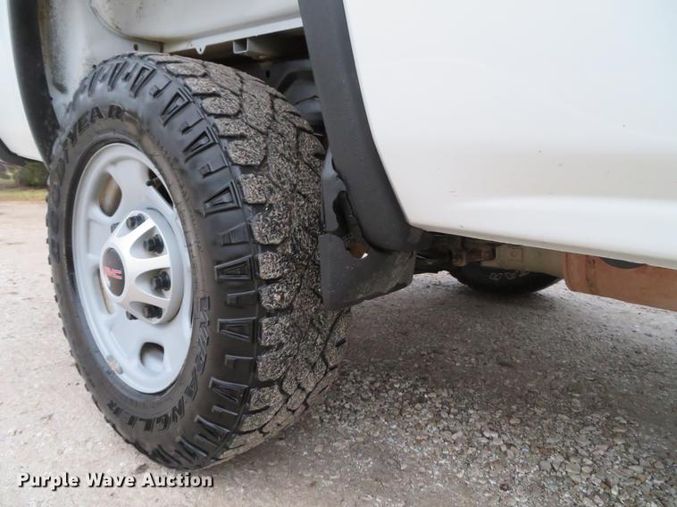 image for item DG3750 2015 GMC Sierra 2500HD Double Cab pickup truck