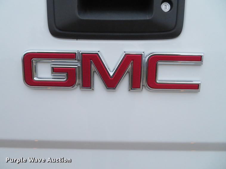 image for item DG3750 2015 GMC Sierra 2500HD Double Cab pickup truck