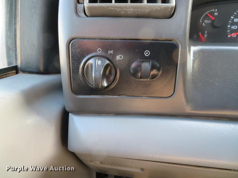 image for item DG3754 2003 Ford F450 Super Duty XL flatbed truck