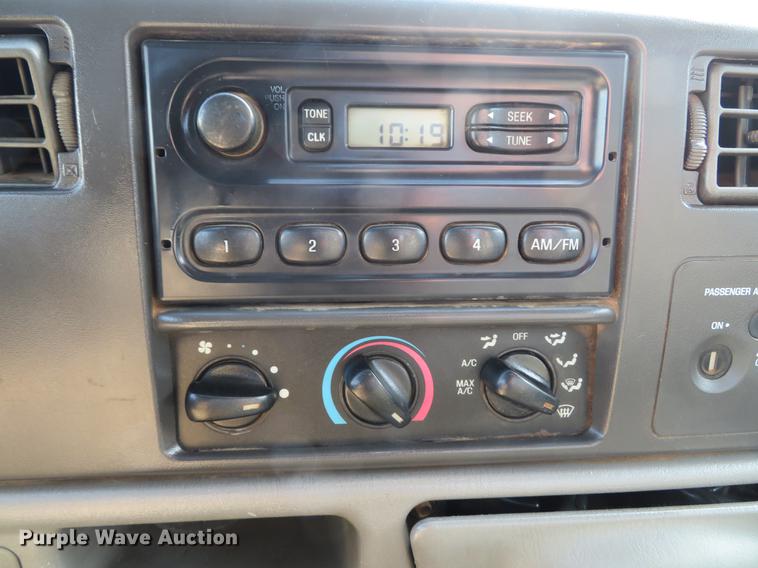 image for item DG3754 2003 Ford F450 Super Duty XL flatbed truck