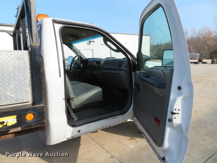 image for item DG3754 2003 Ford F450 Super Duty XL flatbed truck