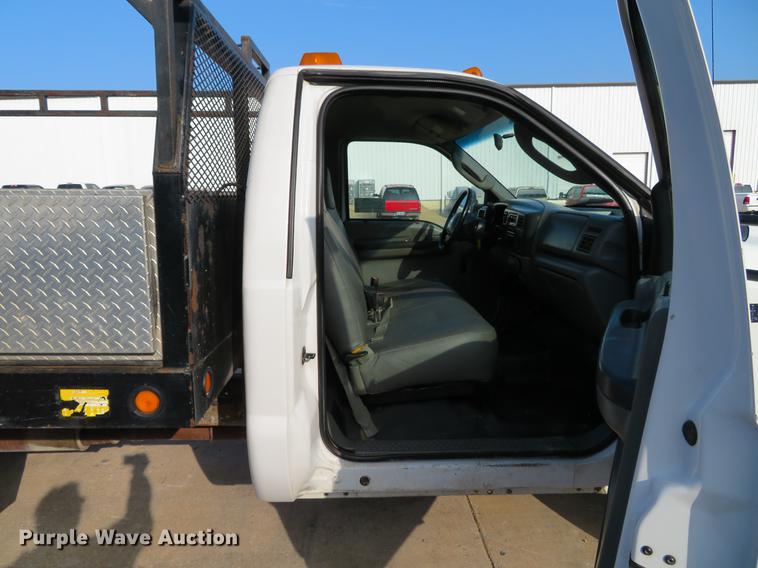 image for item DG3754 2003 Ford F450 Super Duty XL flatbed truck