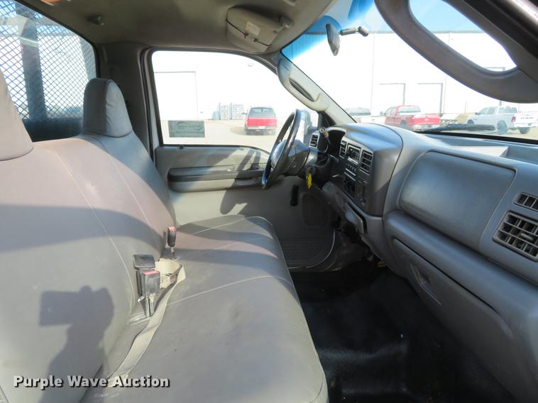 image for item DG3754 2003 Ford F450 Super Duty XL flatbed truck
