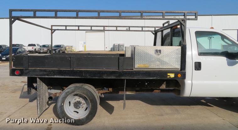 image for item DG3754 2003 Ford F450 Super Duty XL flatbed truck