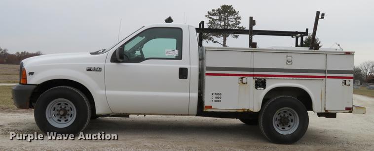 image for item DG3760 2000 Ford F250 Super Duty XL utility bed pickup truck