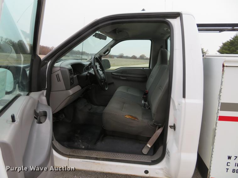 image for item DG3760 2000 Ford F250 Super Duty XL utility bed pickup truck