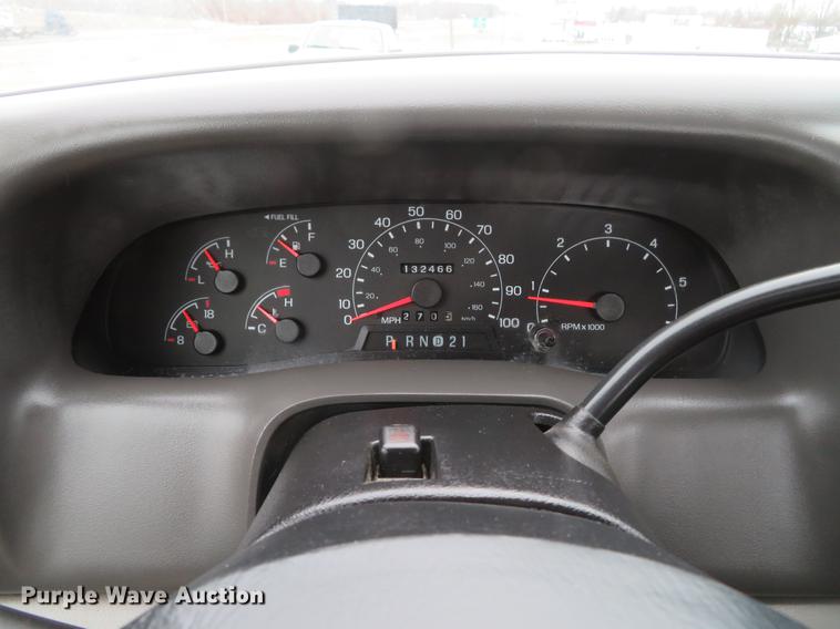 image for item DG3760 2000 Ford F250 Super Duty XL utility bed pickup truck